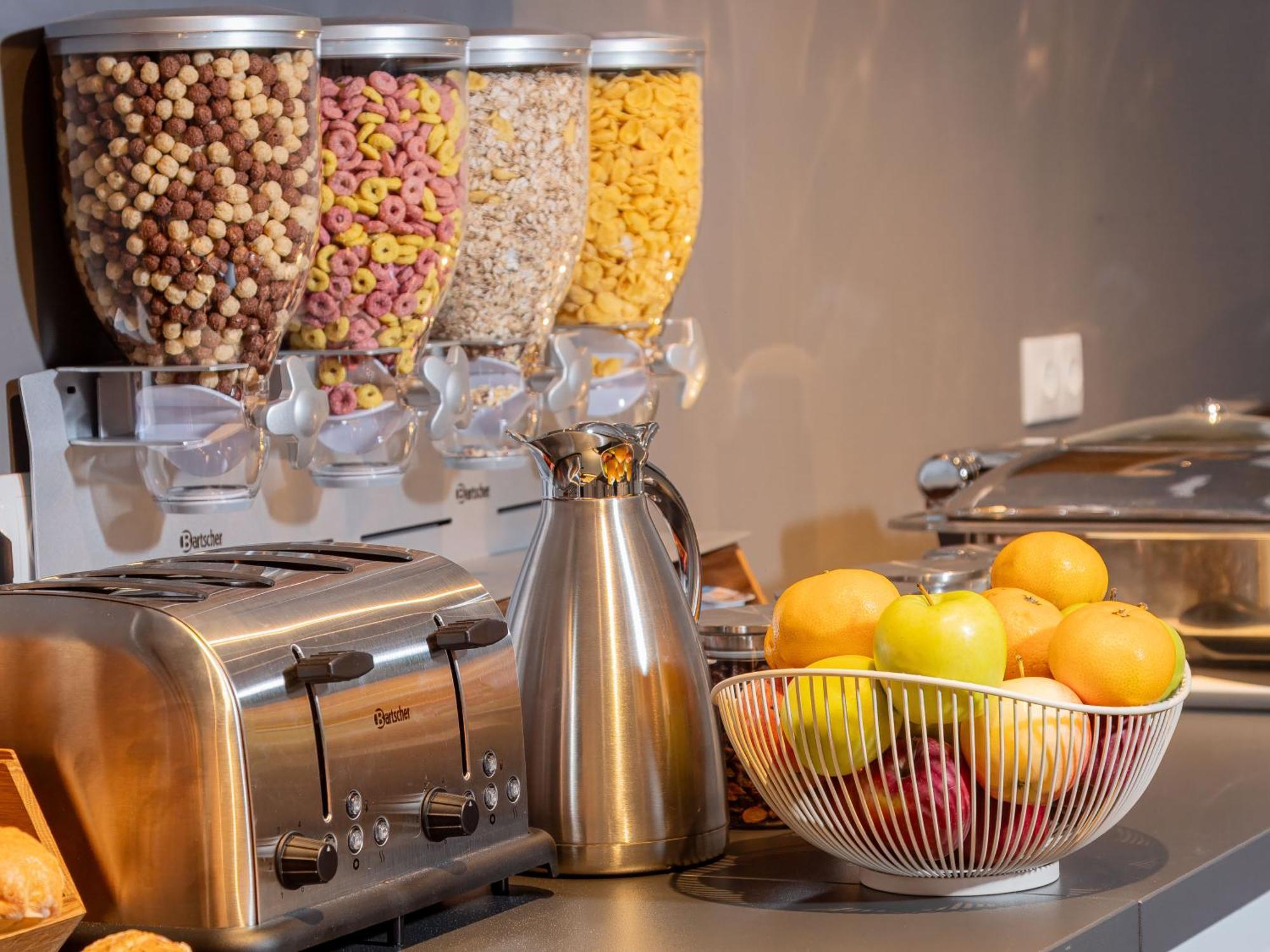 Ta Collection Hotel Кишинев Екстериор снимка