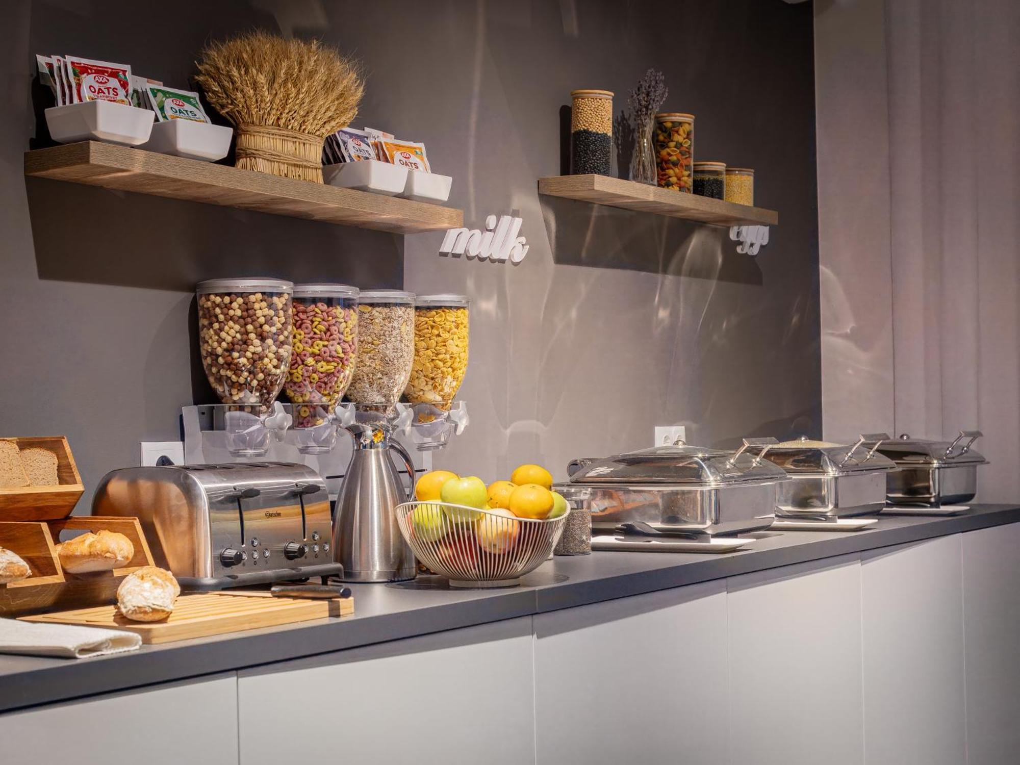 Ta Collection Hotel Кишинев Екстериор снимка
