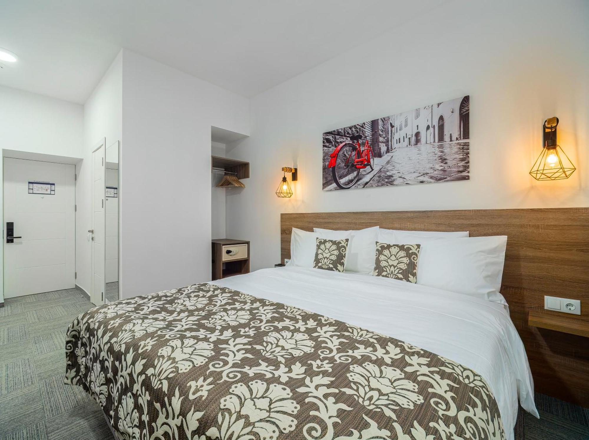 Ta Collection Hotel Кишинев Екстериор снимка