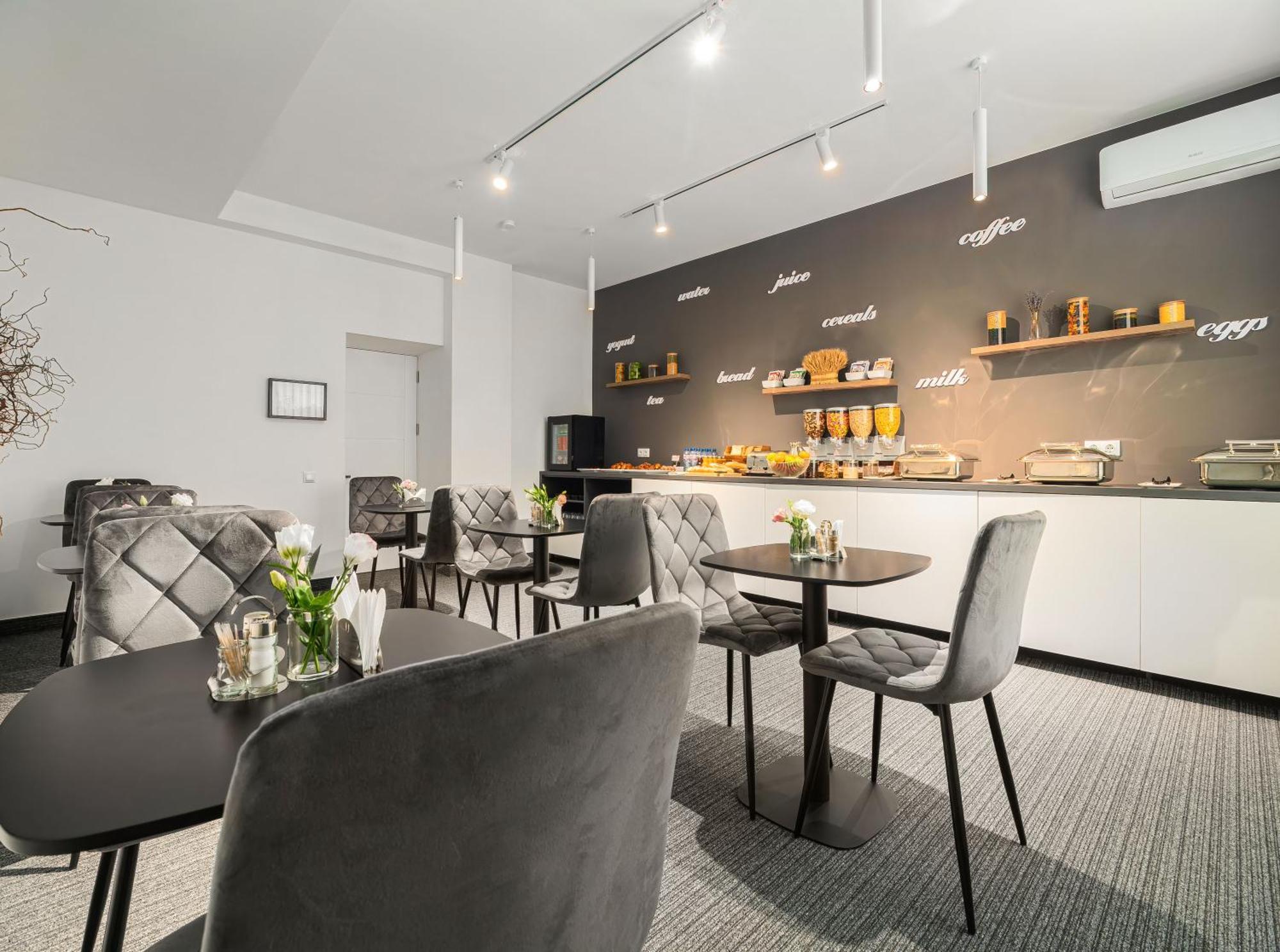 Ta Collection Hotel Кишинев Екстериор снимка