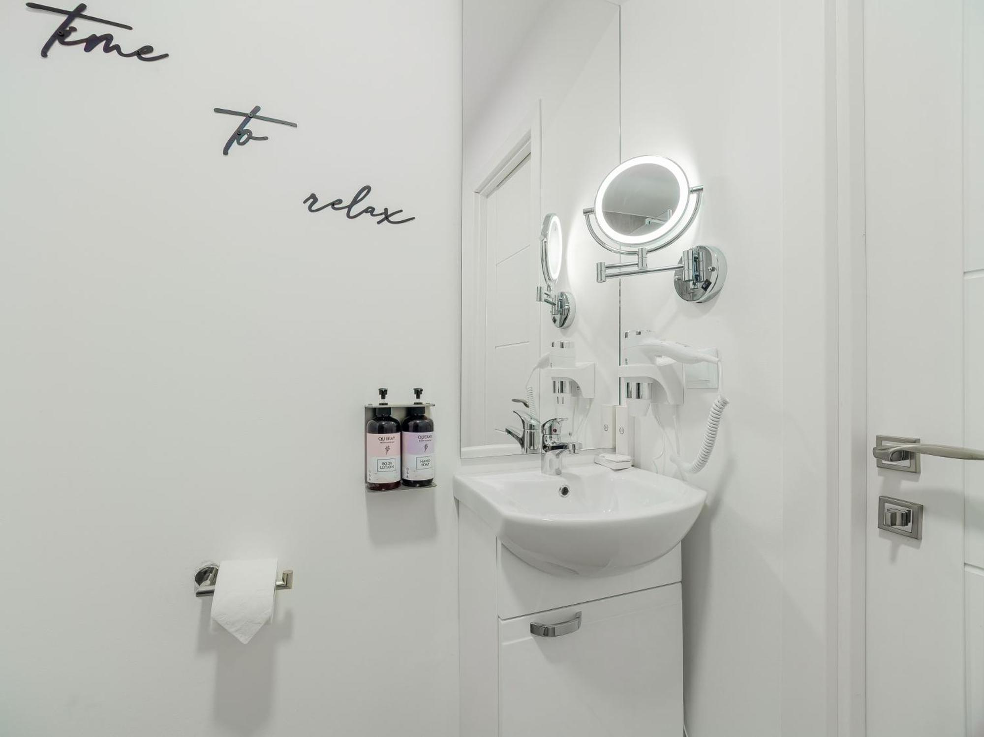 Ta Collection Hotel Кишинев Екстериор снимка