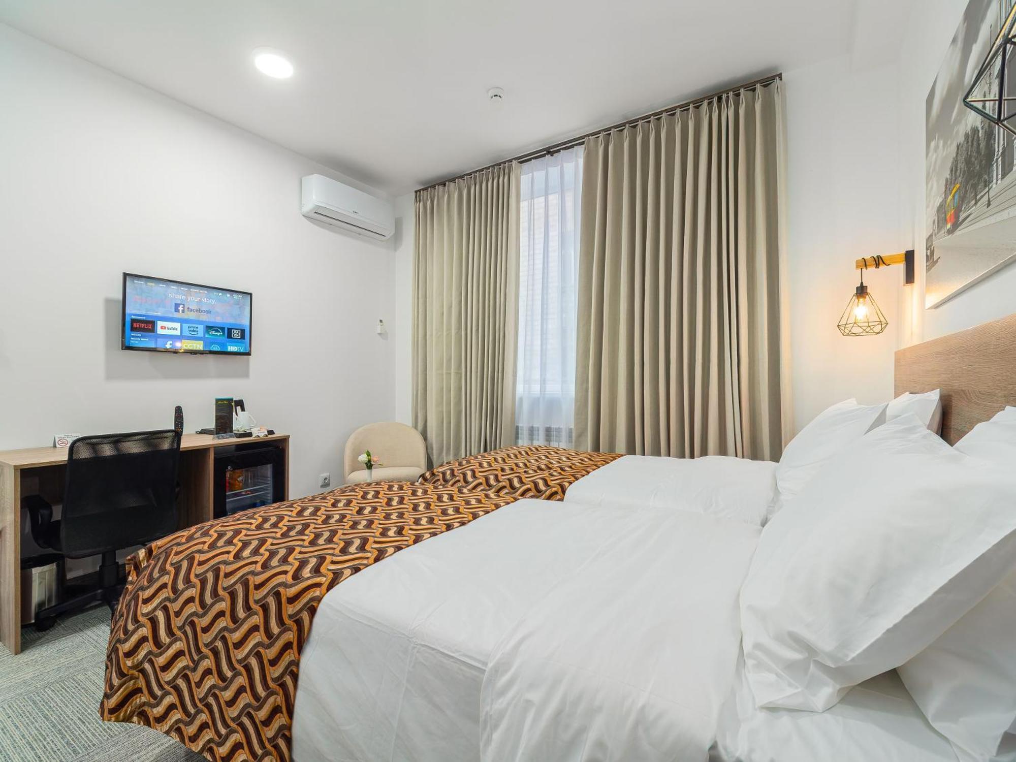 Ta Collection Hotel Кишинев Екстериор снимка